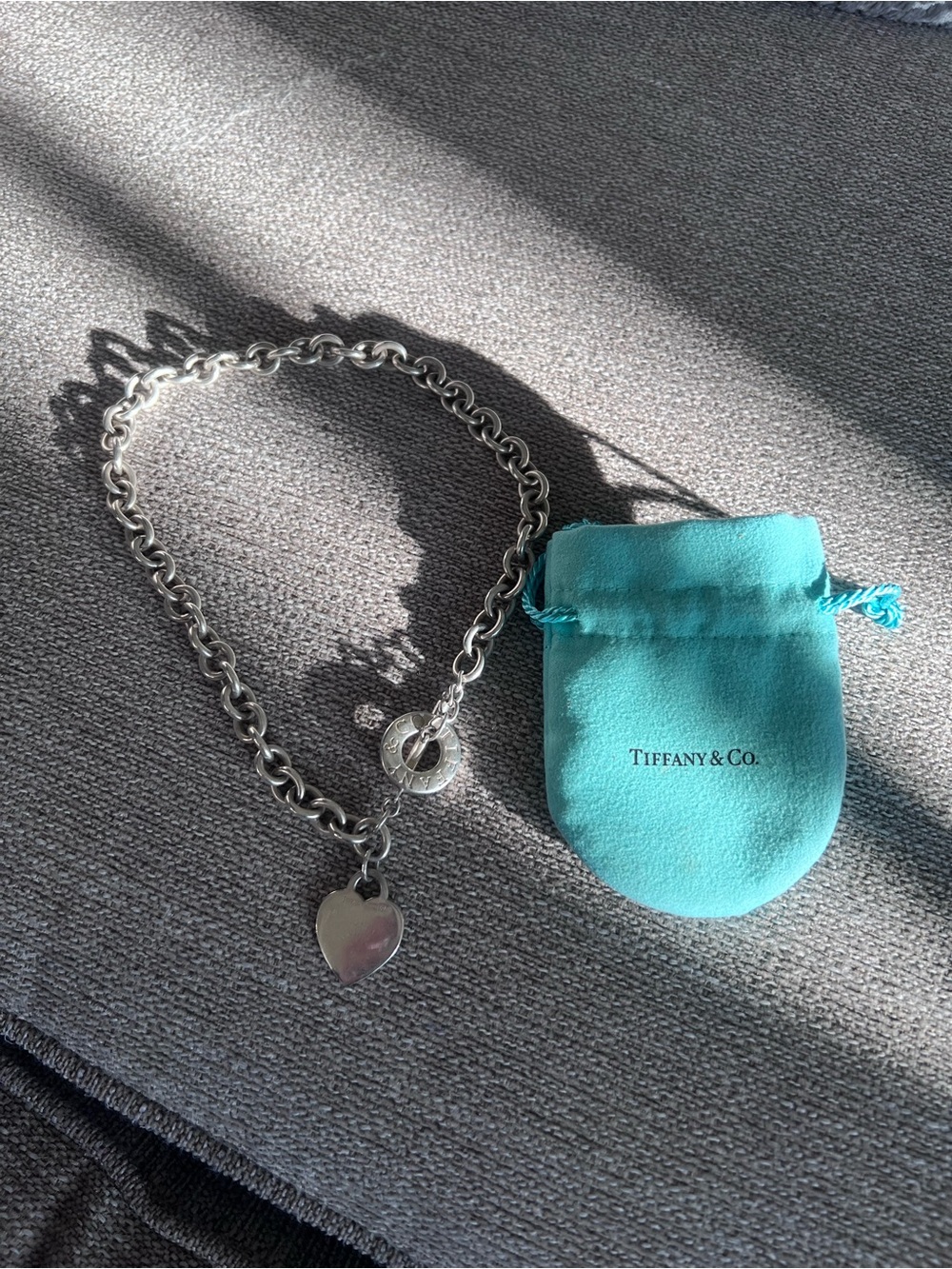 Tiffany & Co. Silver Return to Tiffany® Heart Tag Toggle Necklace wit Blue Pouch - Picture 7 of 8